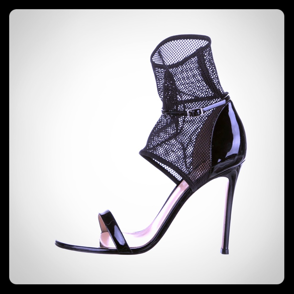 NEW Gianvito Rossi  ankle high fish net booties